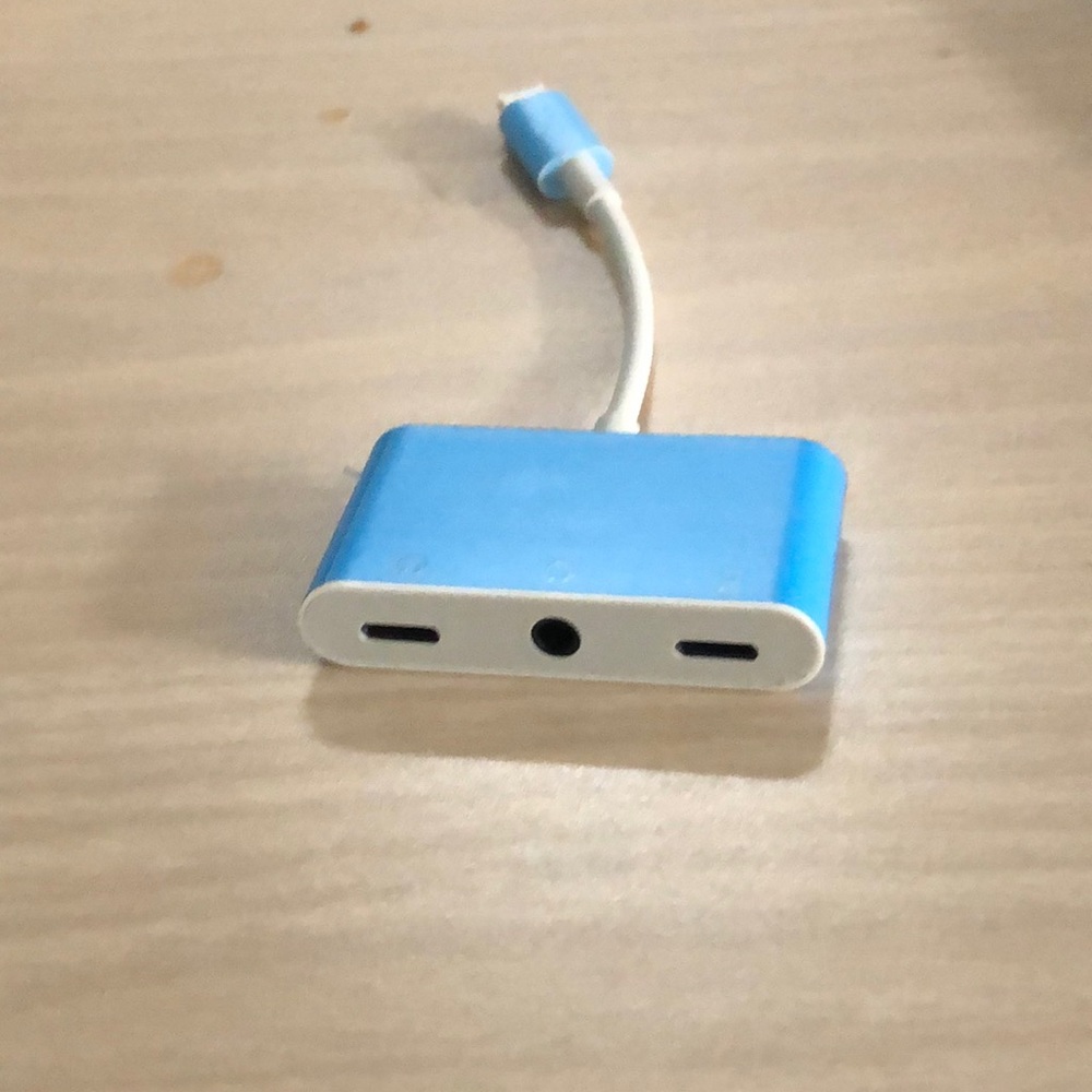 iPhone connector